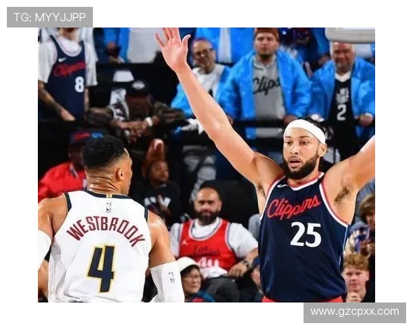 威少西蒙斯仍未签约 两人拒绝底薪待遇 训练营前或无人问津 威少西蒙斯仍未签约 两人拒绝底薪待遇 训练营前或无人问津